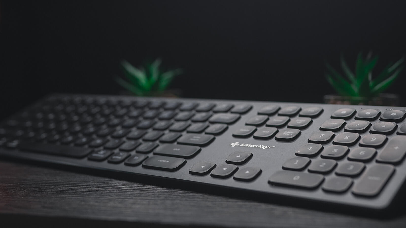 this-new-mechanical-keyboard-feels-just-like-a-real-typewriter-from-the-past